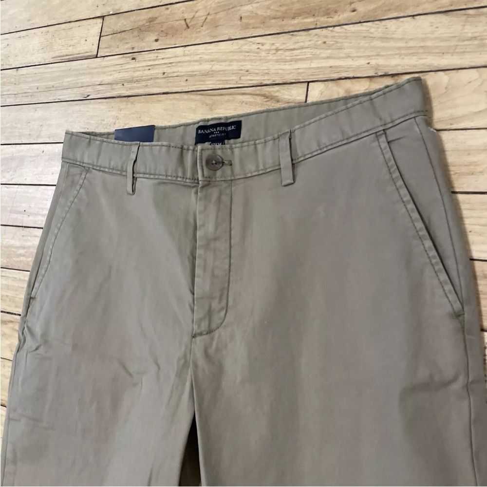Banana Republic Athletic Fit Pants Mens 32x34 Khaki Tan Flat Front Chino New - Picture 12 of 16